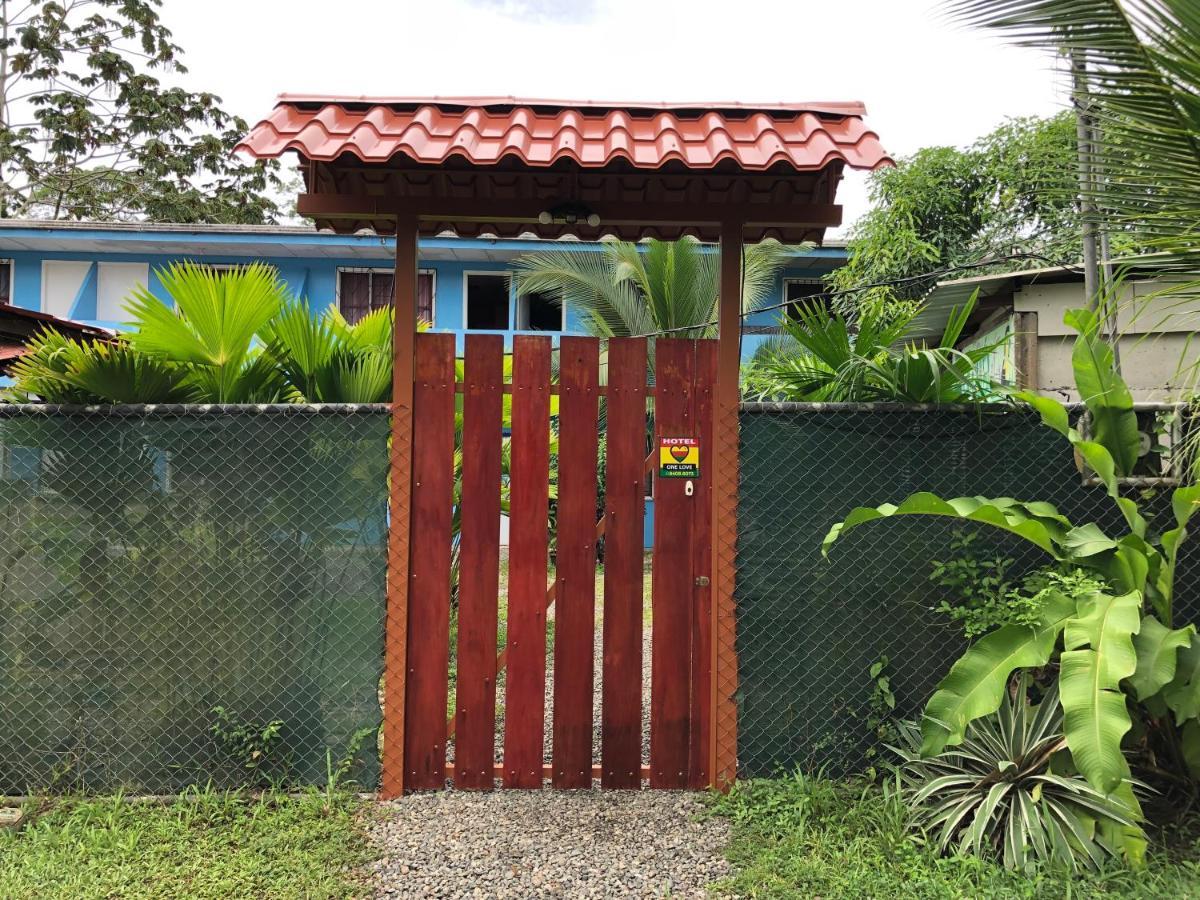 Hotel One Love Puerto Viejo Puerto Viejo de Talamanca Eksteriør billede